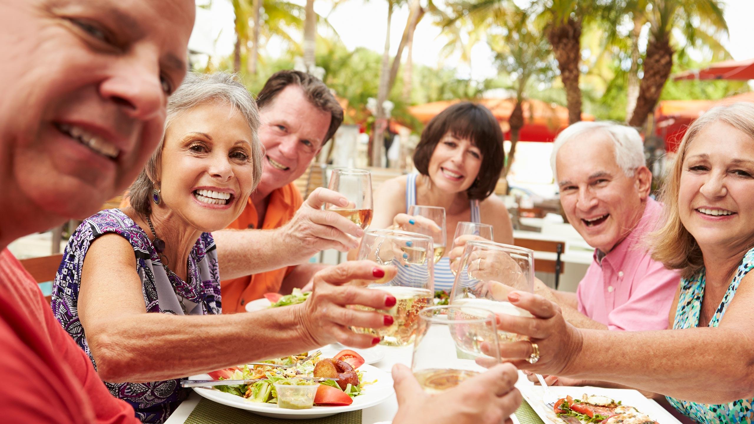 ¿Vacaciones en familia o con amigos? Cotidian Perú